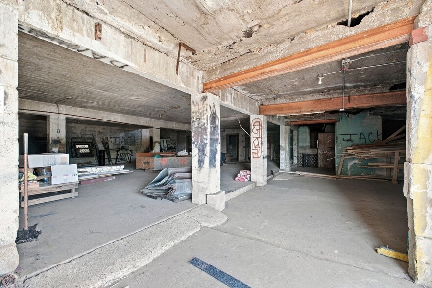 More Photos Of 1715 Pecan St, Nashville Warehouse For Sale