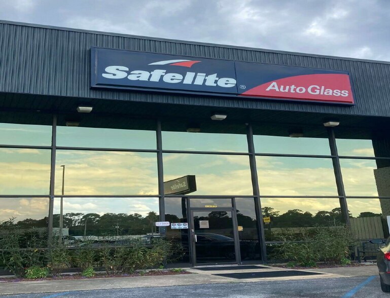 More Photos Of 1650 S Beltline Hwy, Mobile Showroom For Sale