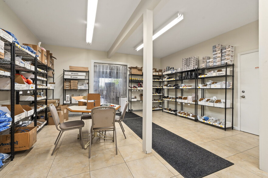 More Photos Of 16050 Orange Ave, Fort Pierce Warehouse For Sale