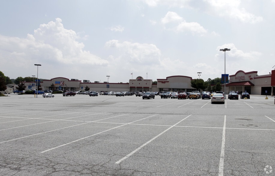 More Photos Of 2090 Lincoln Hwy E, Lancaster General Retail For Lease