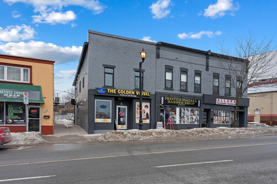More Photos Of 5848 Ferry St, Niagara Falls General Retail For Sale
