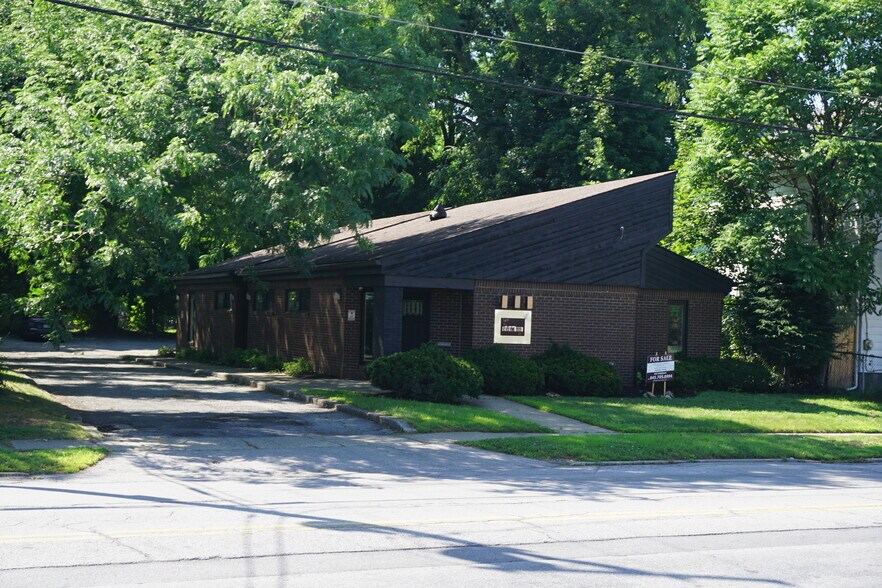 More Photos Of 149 S Grand Ave, Poughkeepsie Medical For Sale