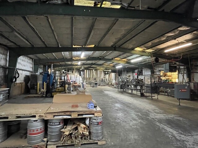 More Photos Of 4519 West Pine St, Farmville Warehouse For Sale