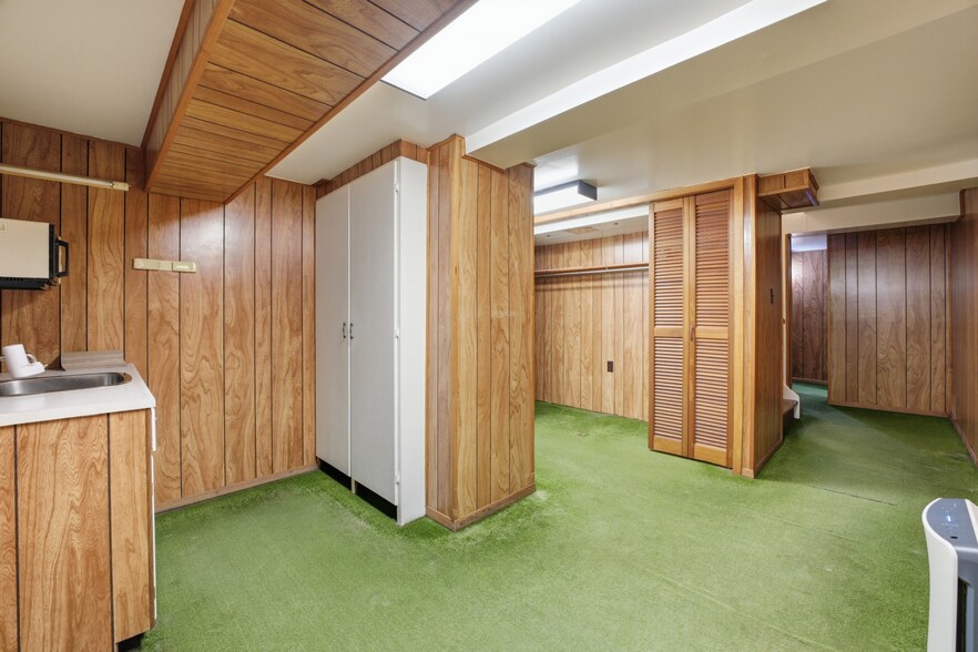 More Photos Of 29 Jarvis St, Fort Erie Office For Sale