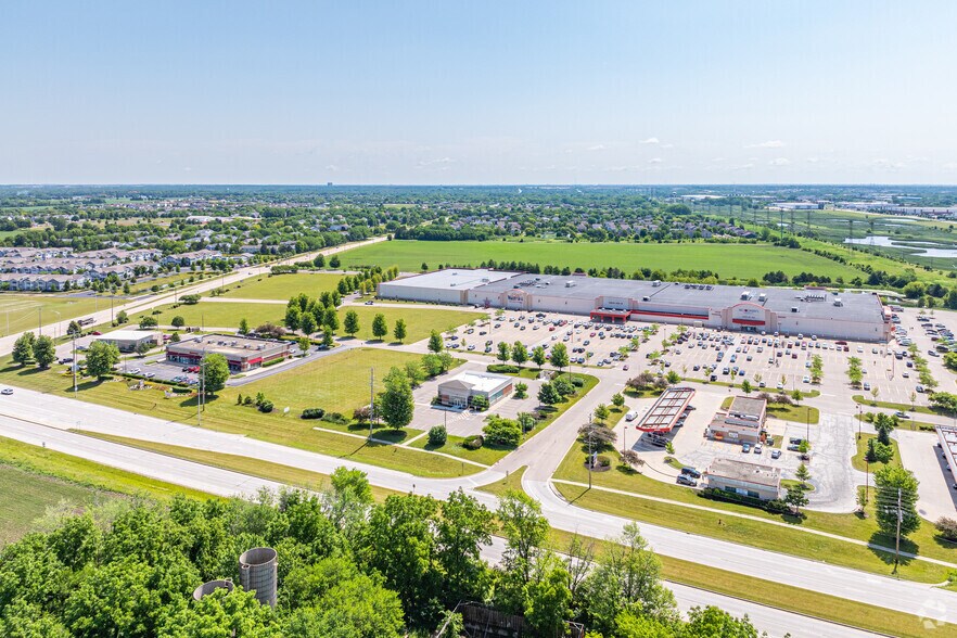 More Photos Of 140 Hansen Blvd, North Aurora Medical For Lease