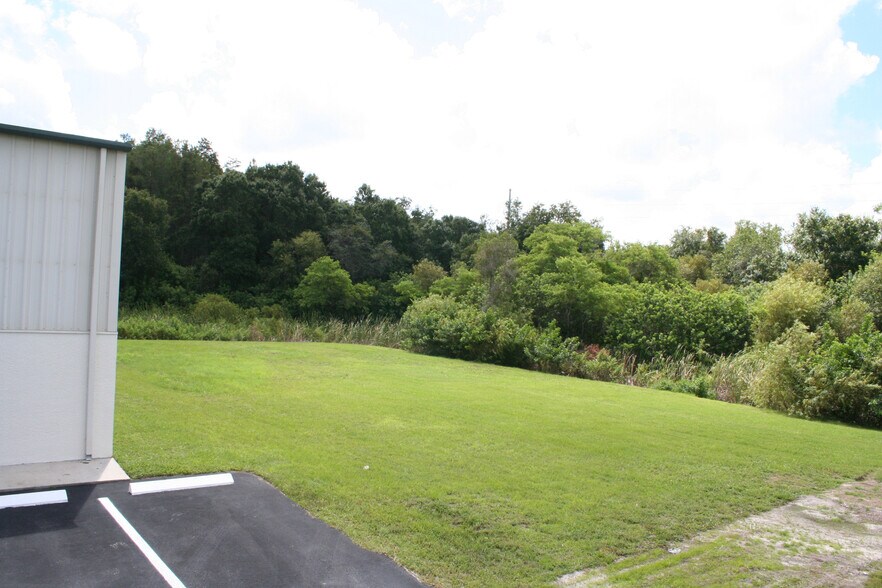 More Photos Of 4126 Louis Ave, Holiday Warehouse For Sale