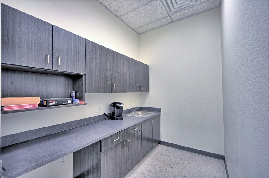 More Photos Of 7375 Commercial Way, Henderson Warehouse For Lease