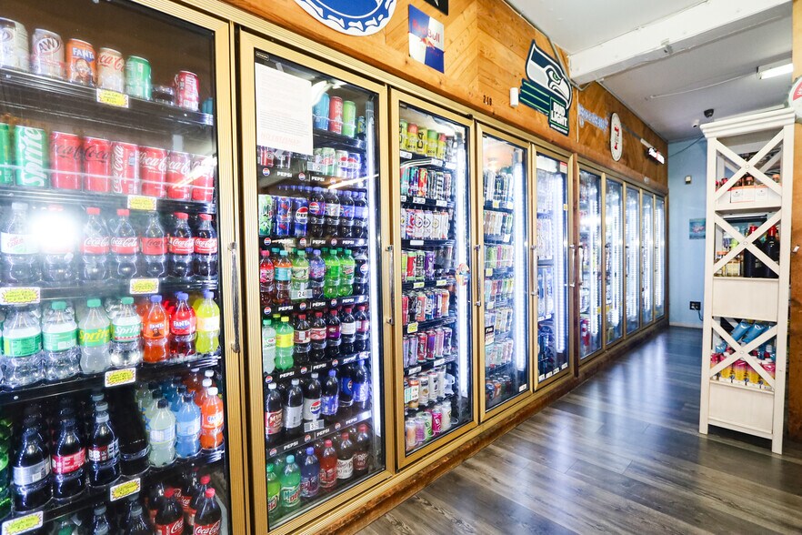 More Photos Of 814 Lincoln St, Hoquiam General Retail For Sale