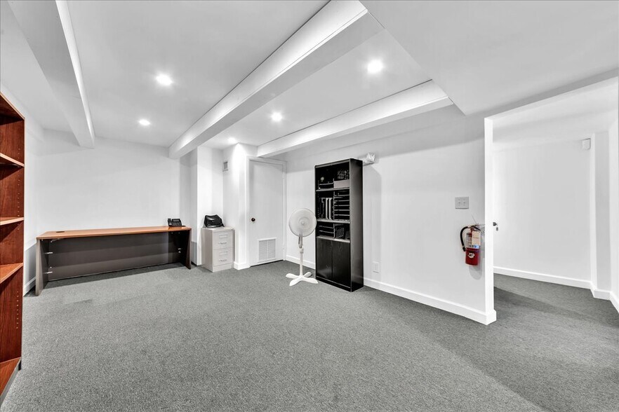 More Photos Of 500 NE 25th St, Pompano Beach Flex For Lease