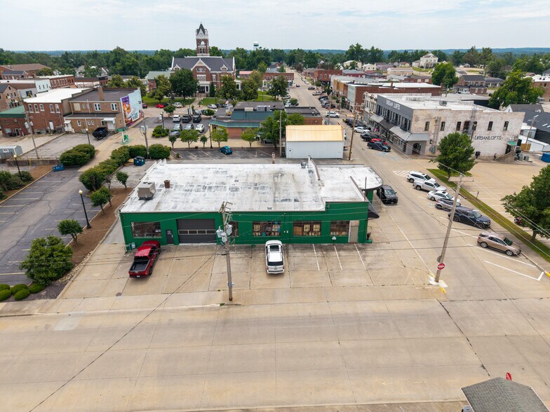 More Photos Of 119 N Jackson St, Perryville General Retail For Sale