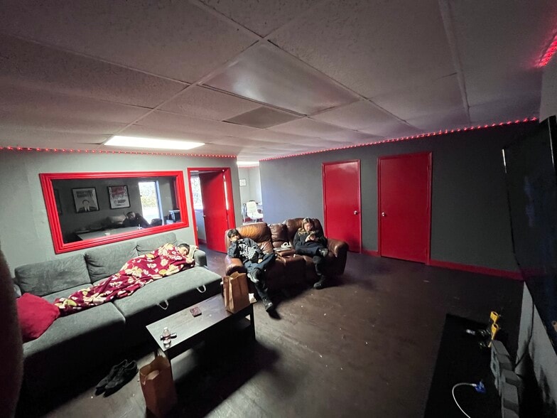 More Photos Of 1344 Mims Rd, Rockwall Office For Lease