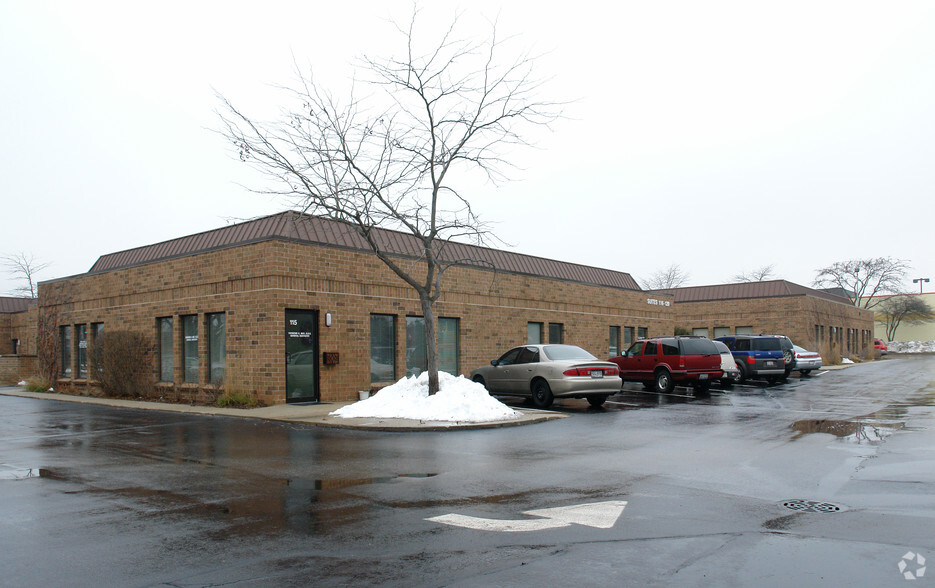 Primary Photo Of 10 W Phillip Rd, Vernon Hills Medical For Lease