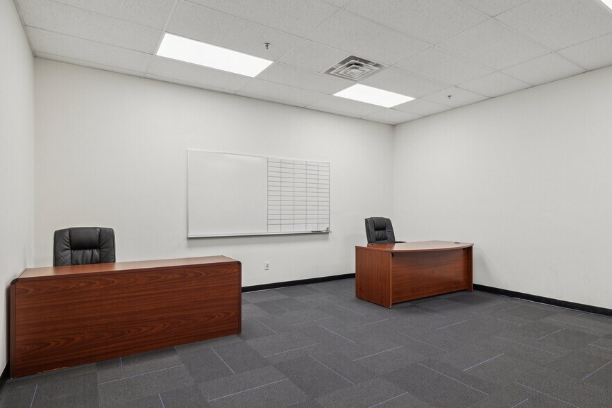 More Photos Of 20827 N Cave Creek Rd, Phoenix Office For Lease