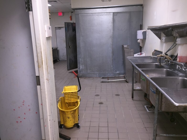 More Photos Of 3707-3733 Gulf Breeze Pky, Gulf Breeze Freestanding For Lease