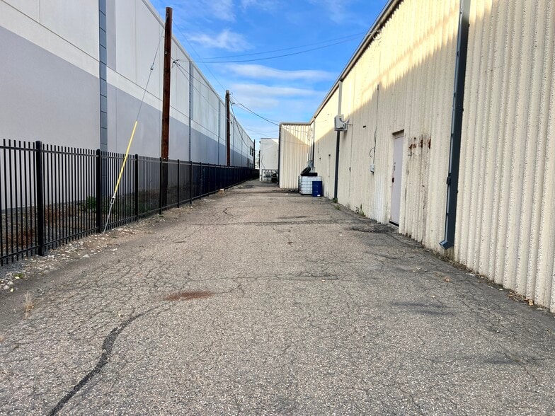 More Photos Of 6340 W 56th Ave, Arvada Warehouse For Lease