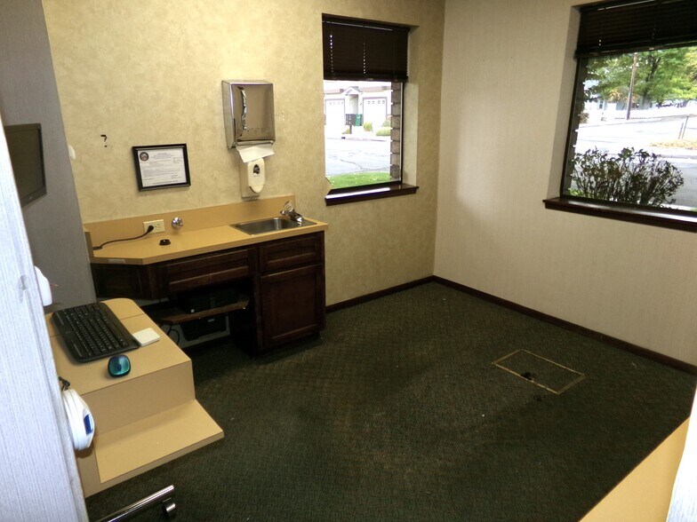 More Photos Of 602 E Caroline St, Carson City Medical For Sale