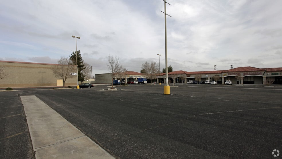 More Photos Of 14444 Atstar Dr, Victorville Unknown For Lease