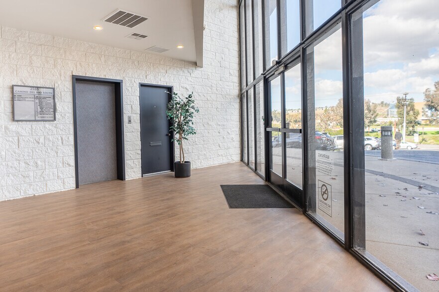 More Photos Of 2555 Camino del Rio S, San Diego Office For Lease