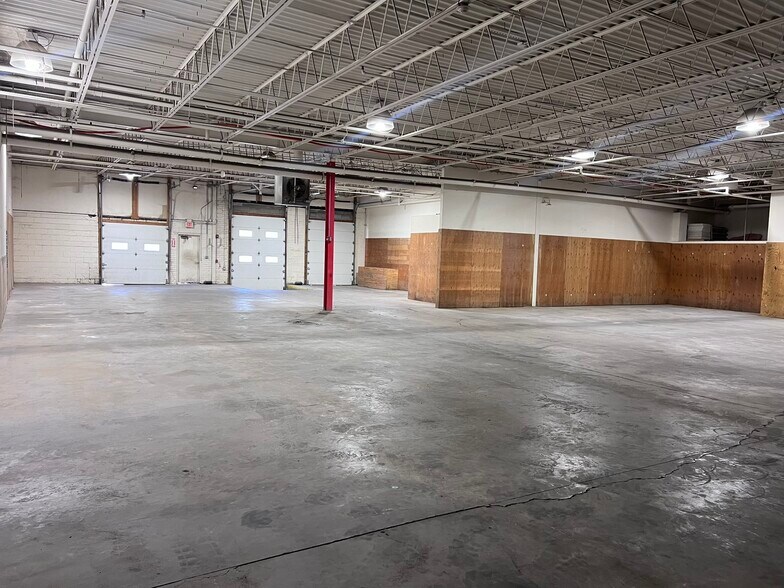 More Photos Of 102 Fairview Park Dr, Elmsford Warehouse For Lease
