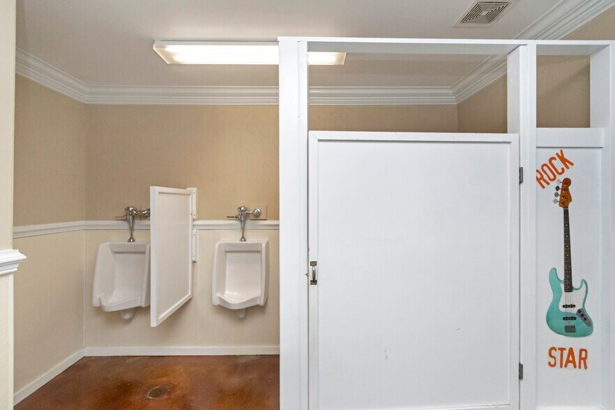 More Photos Of 5725 Jarrett Rd, Prichard Lodge Meeting Hall For Sale