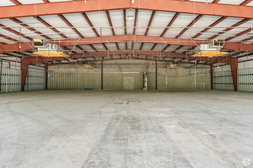 More Photos Of 5457 W Davis St, Conroe Unknown For Lease