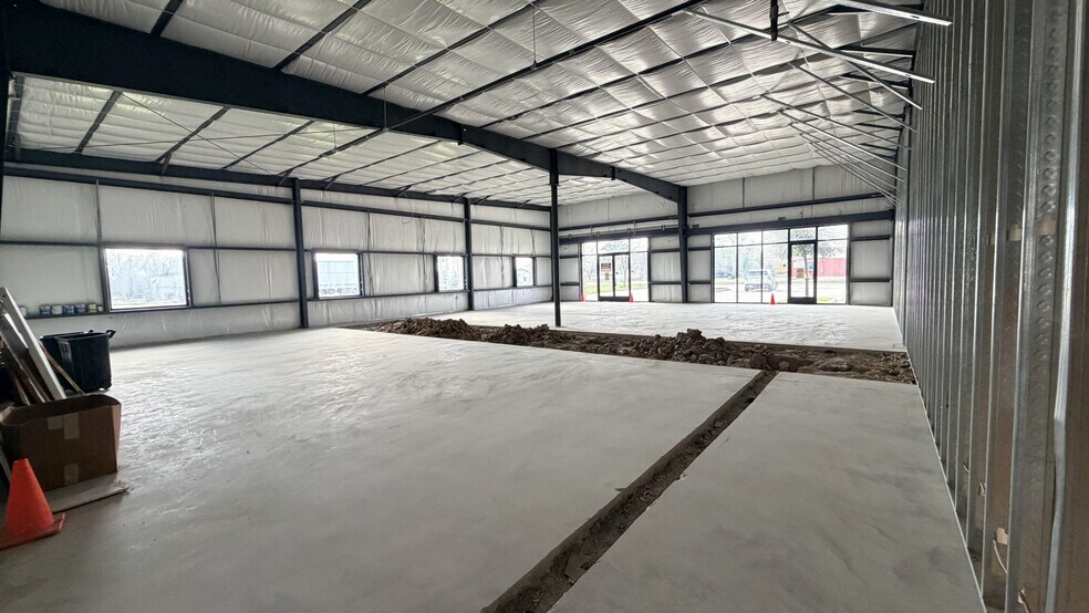 More Photos Of 1624 Hill Ave, Dickinson Storefront Retail Office For Lease