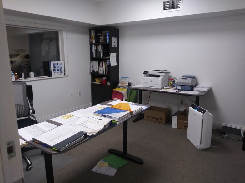 More Photos Of 5017 N Coolidge Dr, Tampa Warehouse For Sale