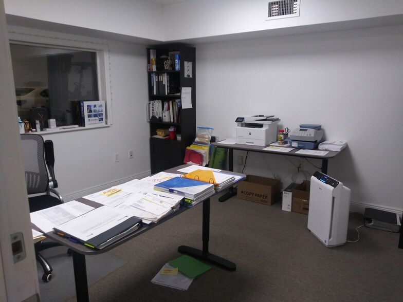 More Photos Of 5017 N Coolidge Dr, Tampa Warehouse For Lease