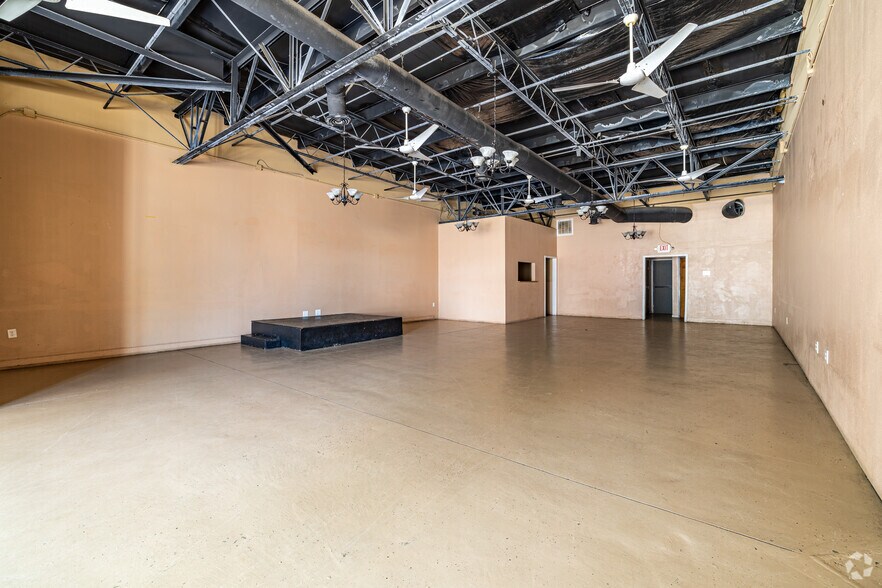More Photos Of 909 Gross Rd, Mesquite Unknown For Lease