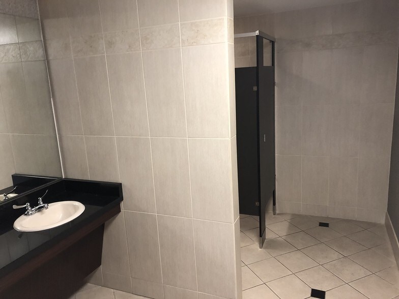 More Photos Of 5295 Hollister St, Houston Office For Sale