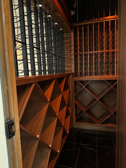 More Photos Of 5716 E 2nd St, Long Beach Restaurant For Sale