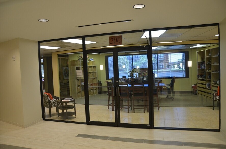More Photos Of 15400 Knoll Trail Dr, Dallas Office For Lease