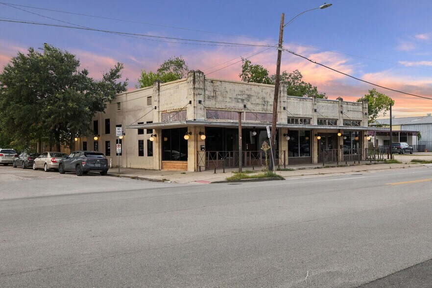More Photos Of 4218 Washington Ave, Houston Bar For Sale