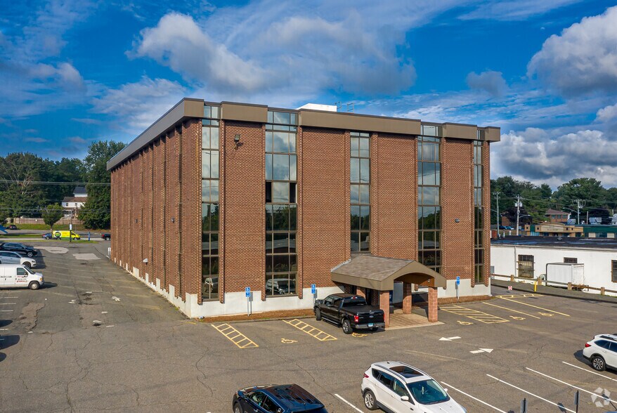 More Photos Of 936 Silas Deane Hwy, Wethersfield Office For Lease