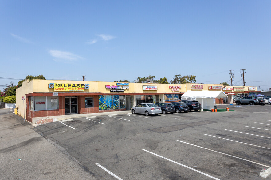 Primary Photo Of 4813-4831 Paramount Blvd, Lakewood Storefront For Lease