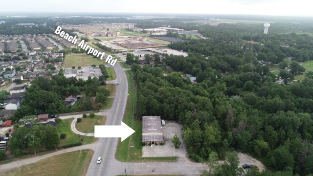 More Photos Of 262 Beach Airport Rd, Conroe Warehouse For Sale