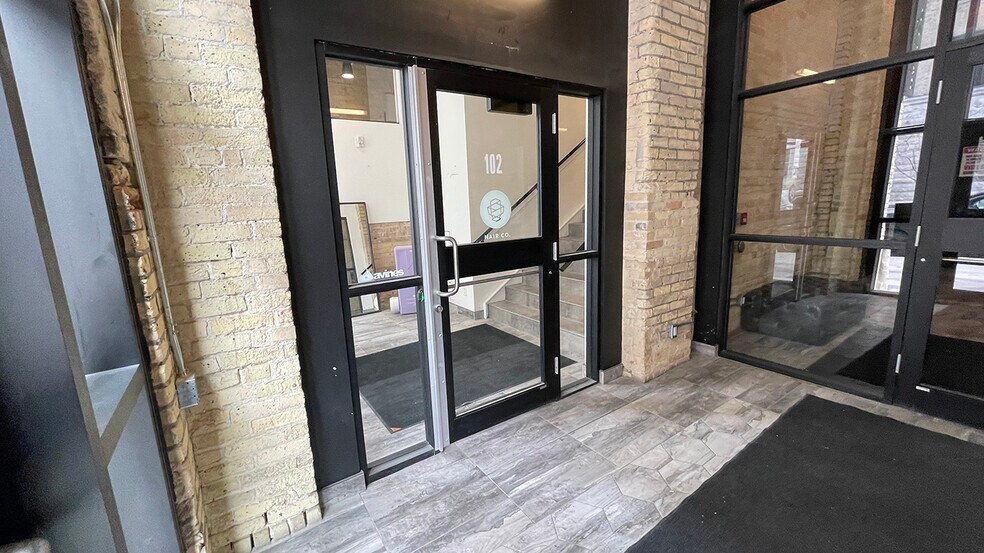 More Photos Of 139 Market Ave, Winnipeg Apartments For Lease