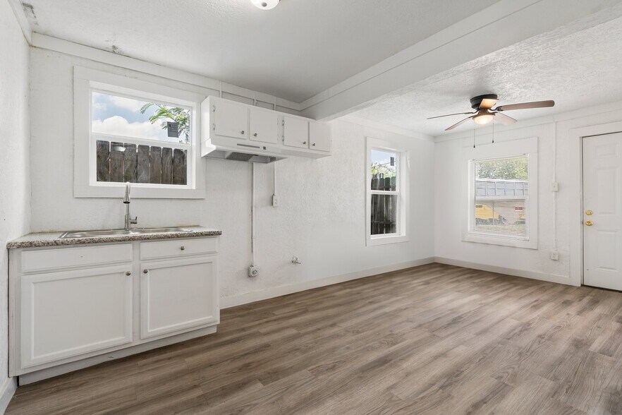 More Photos Of 8221 Brumblay St, Houston Multifamily For Sale