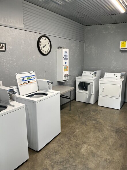 More Photos Of 7301 W 7th St, Texarkana Sports And Entertainment For Sale