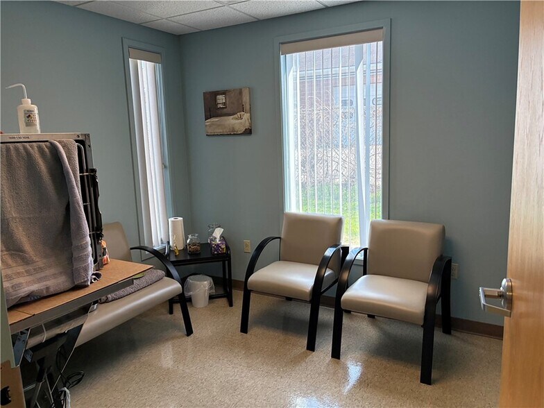 More Photos Of 1055 Denise Rd, Greece Veterinarian Kennel For Sale