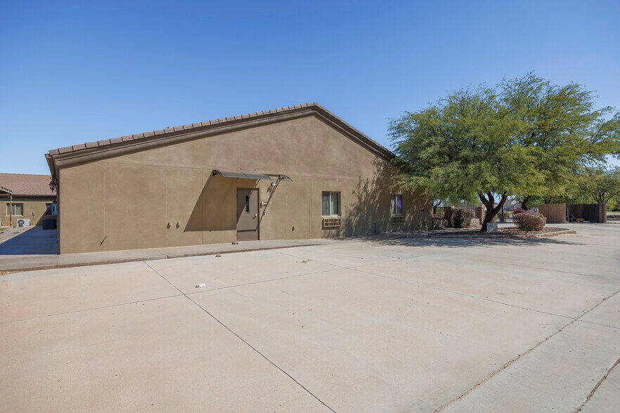 More Photos Of 16286 S Sunland Gin Rd, Arizona City Rehabilitation Center For Sale