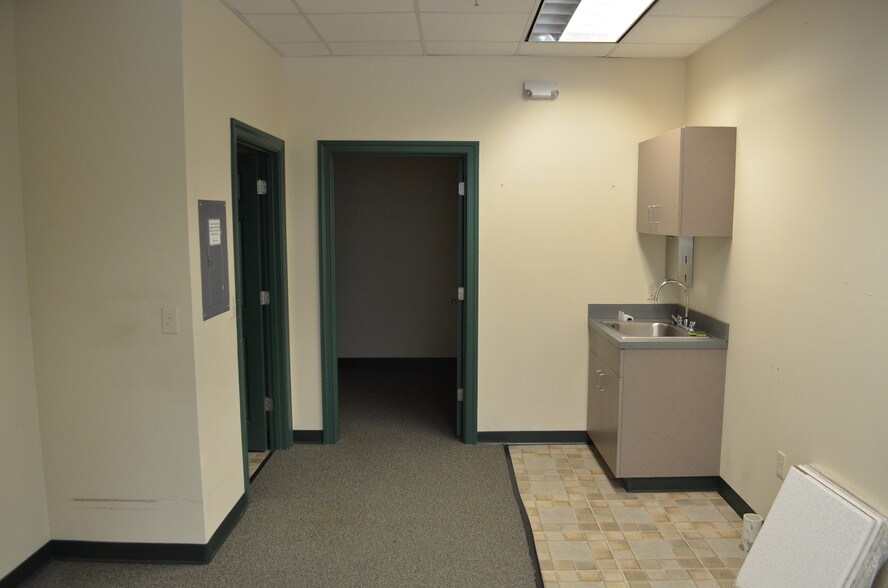 More Photos Of 10 William Pope Dr, Bluffton Medical For Lease