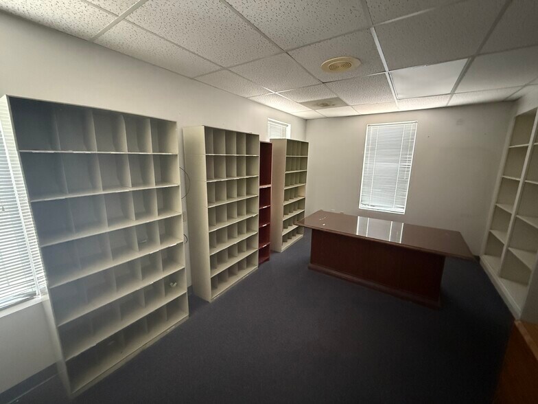 More Photos Of 3402 N Big Spring St, Midland General Retail For Lease