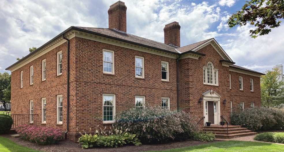 More Photos Of 558 S Main St, Harrisonburg Office For Sale