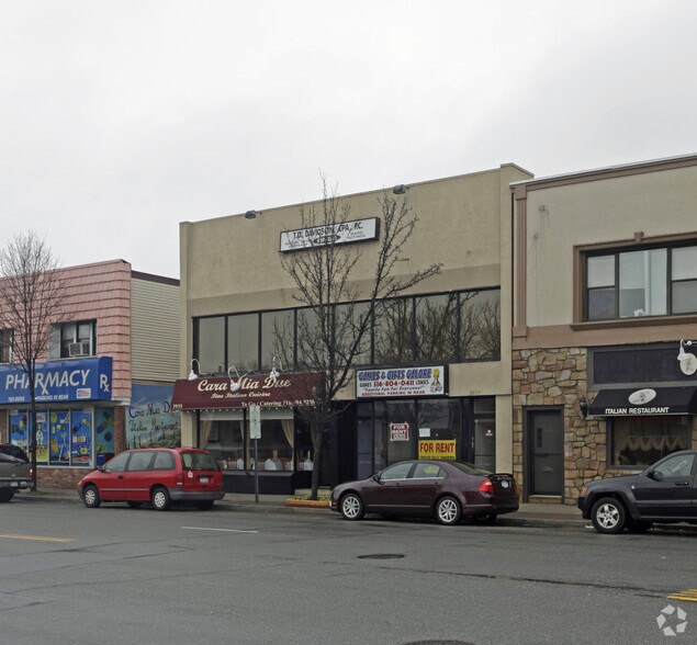 More Photos Of 3935-3937 Merrick Rd, Seaford Office For Lease