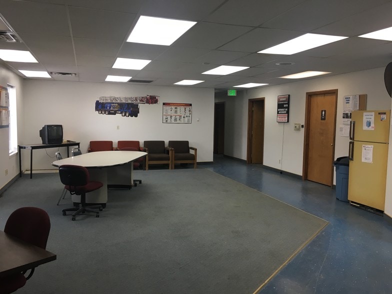 More Photos Of 1313 Denver Ave, Fort Lupton Flex For Lease