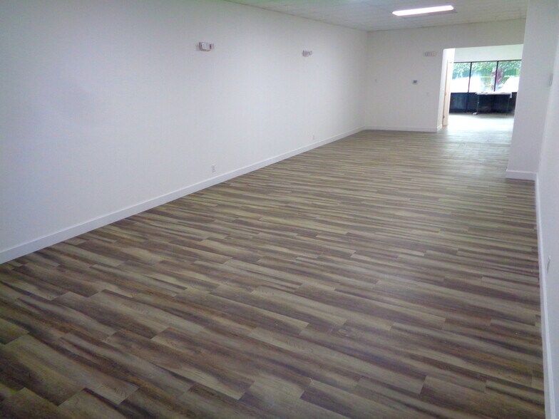 More Photos Of 11300-11354 Wiles Rd, Coral Springs General Retail For Lease