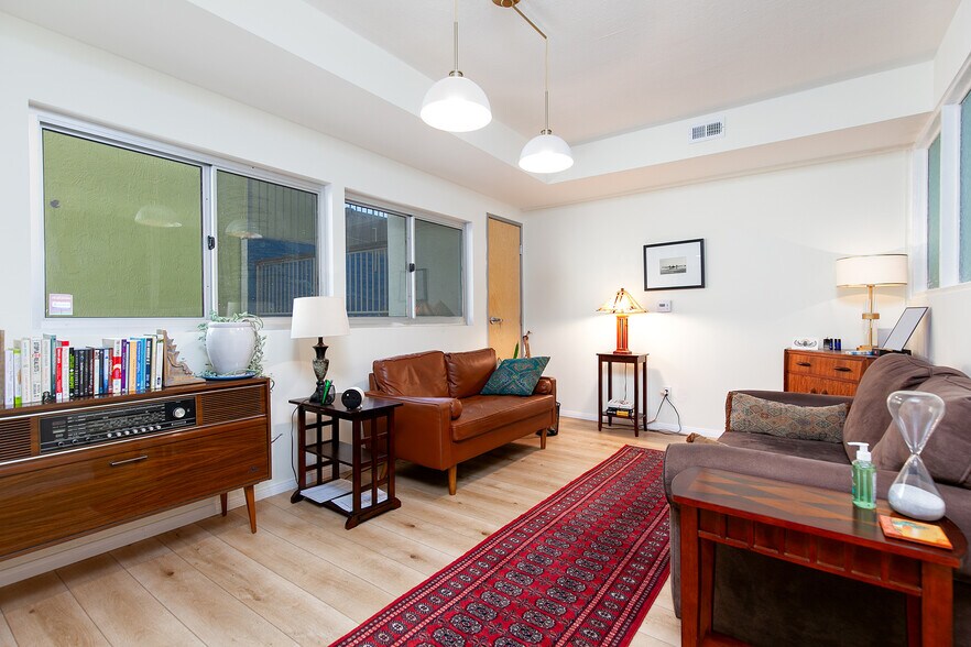 More Photos Of 1940 Garnet Ave, San Diego Medical For Sale