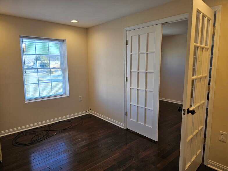 More Photos Of 27 S Royal Ave, Front Royal Medical For Lease