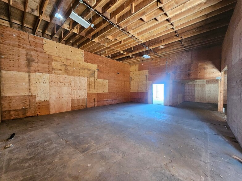 More Photos Of 2815 Southwest Dr, Los Angeles Industrial For Sale